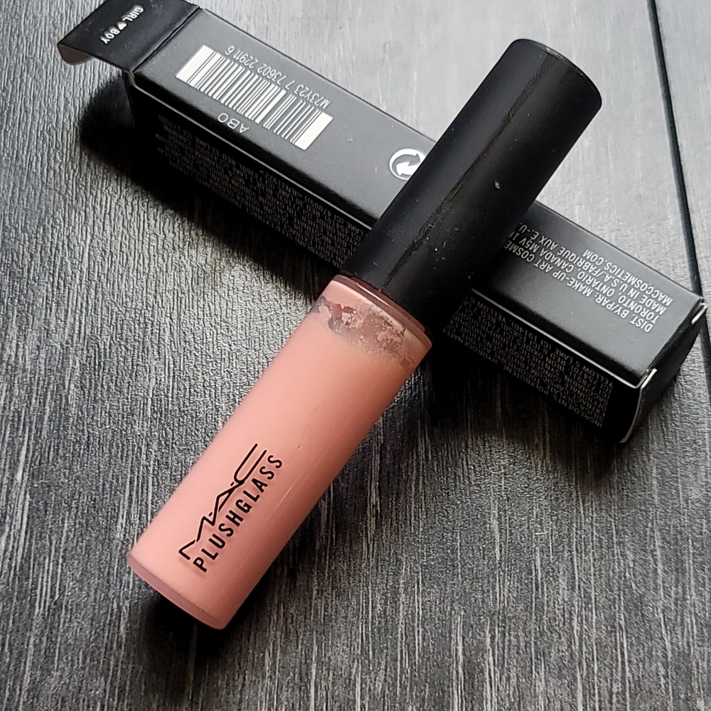 Mac LE Girl 🖤 Boy Plushglass